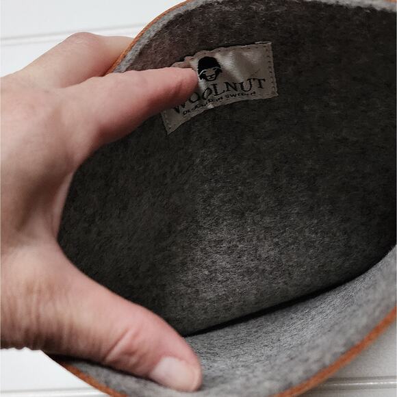 Woolnut Leather Sleeve for 13 Inch MacBook Pro & Air - Picture 4 of 6